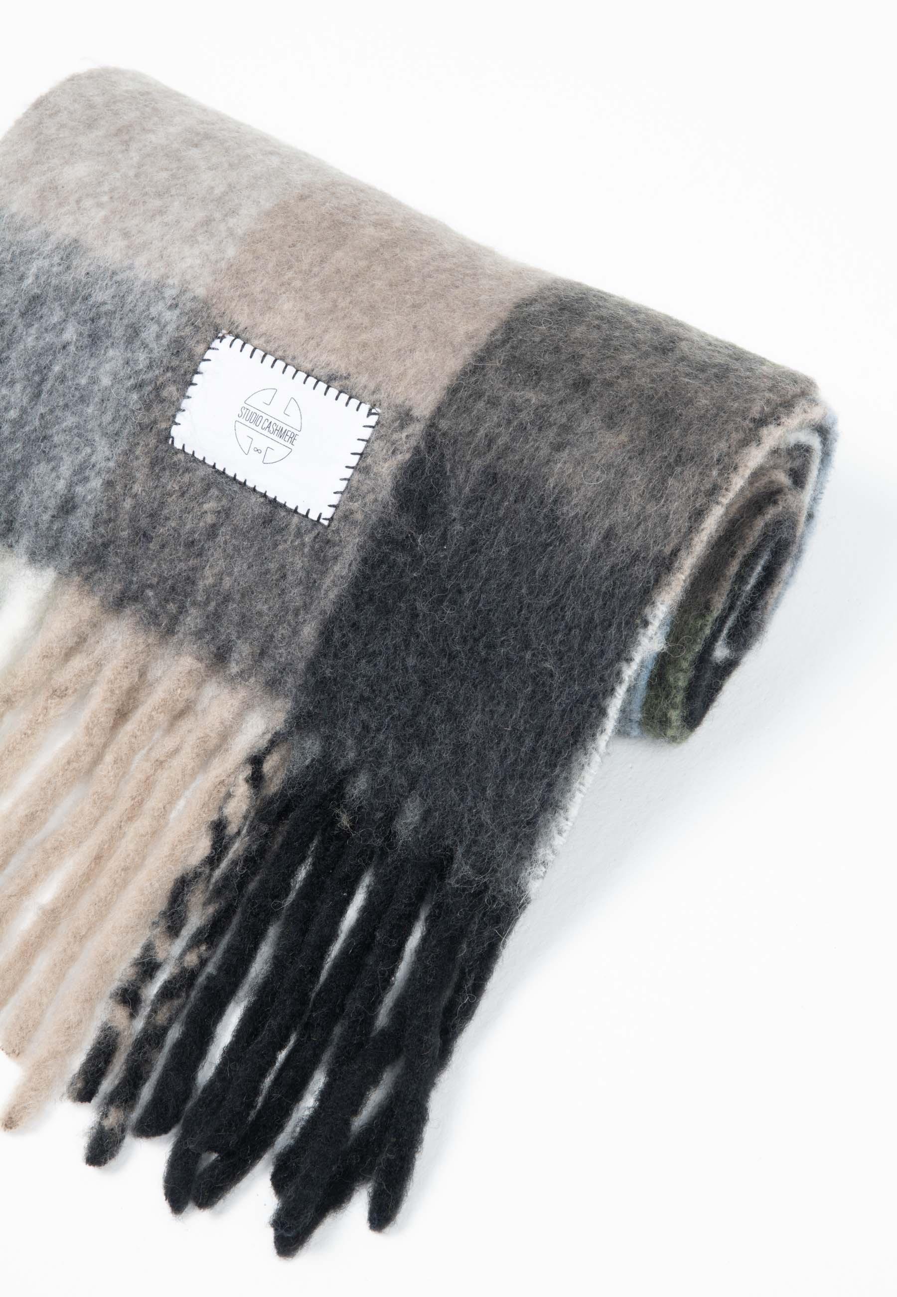 Studio Cashmere8  UNI 14 Écharpe en laine à carreaux multicolore 