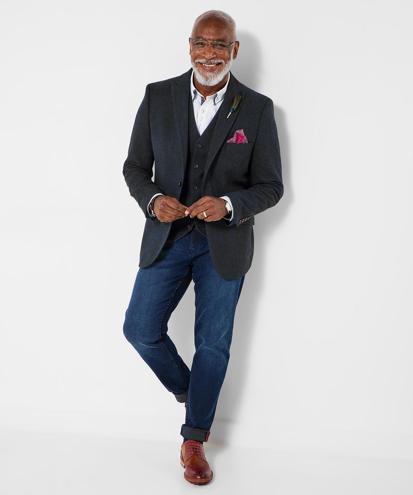 Joe Browns Klassischer Fischgrät Blazer mit stilvollen Details  