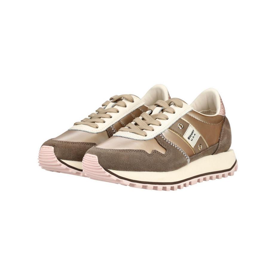 Blauer Sneaker au style rétro et accents modernes  