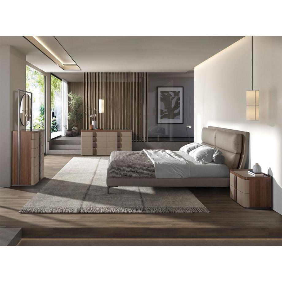 ANGEL CERDA Nerzfarbenes Kunstlederbett  