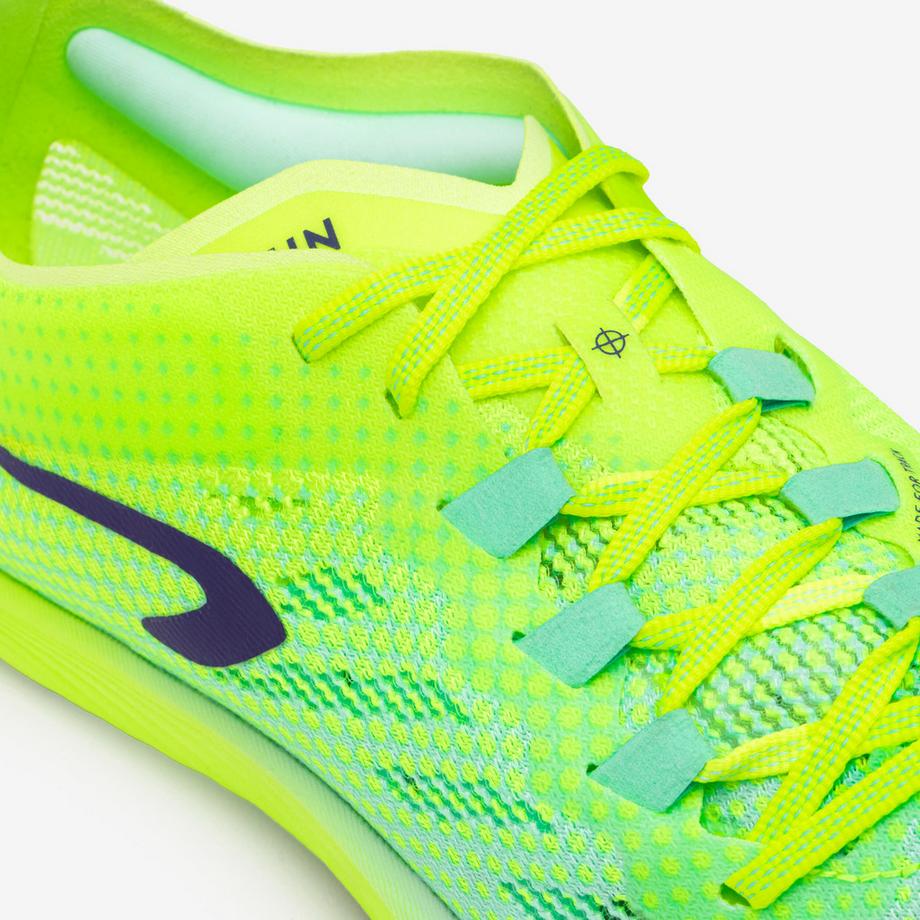 KIPRUN AT LONG 900 Chaussures d'athlétisme pointes longue distance  