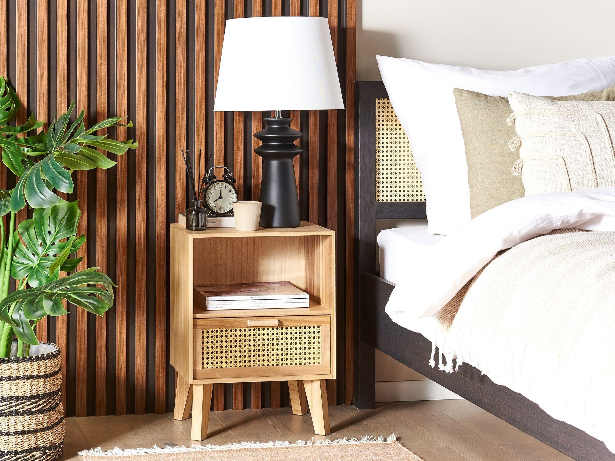 Beliani Nachttisch mit 1 Schublade aus Paulownia-Holz Rustikal SENEY  