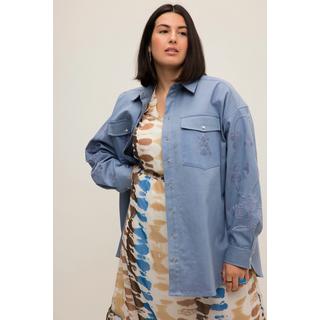 Studio Untold  Chemise en jean oversize, à broderies. Col chemise et manches longues 