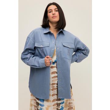 Chemise en jean oversize, à broderies. Col chemise et manches longues