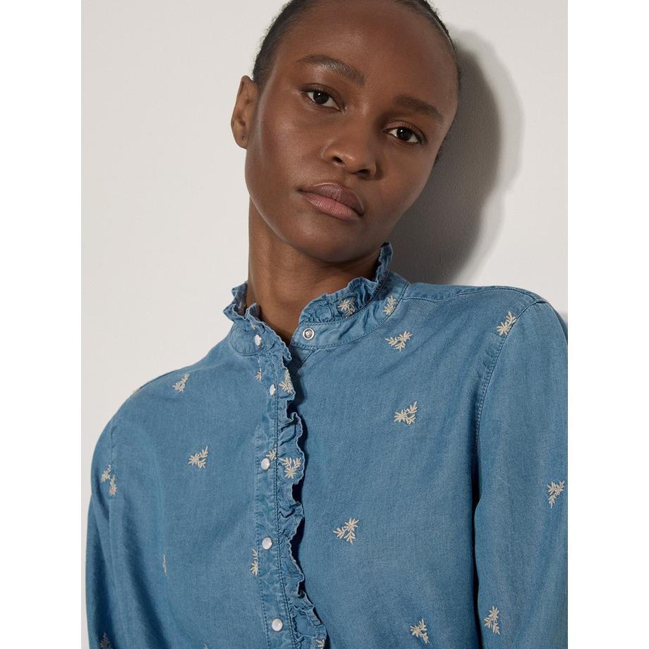 APRICOT  Blouse en jean brodée de petits motifs floraux 