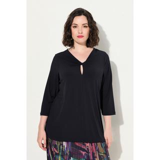 Ulla Popken  T-shirt avec décolleté drapé et manches 3/4. Coupe Classic Fit. 