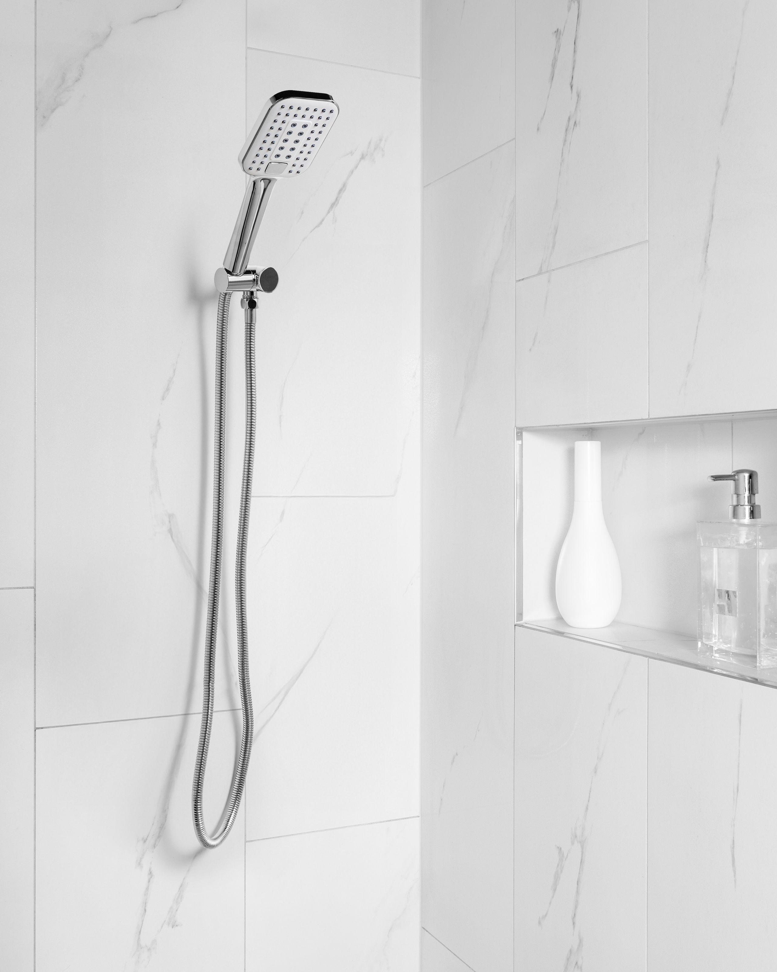 Beliani Duschkopf mit Schlauch aus ABS (robuster Kunststoff) Klassisch TINGO  