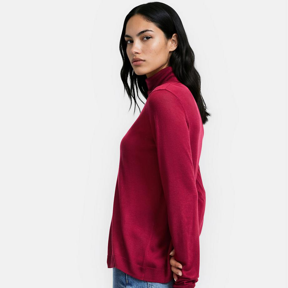 Pull col roulé en fine maille