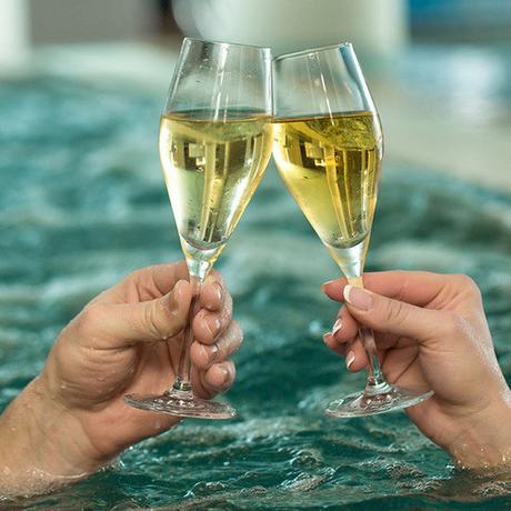 Geschenkidee  Day Spa & Prosecco im Herzen von Freiburg (für 2 Personen) 