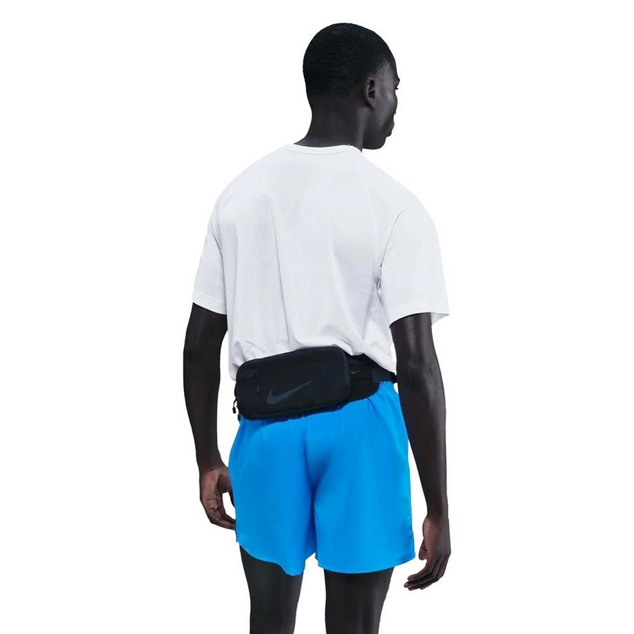 NIKE Challenger Laufshorts  