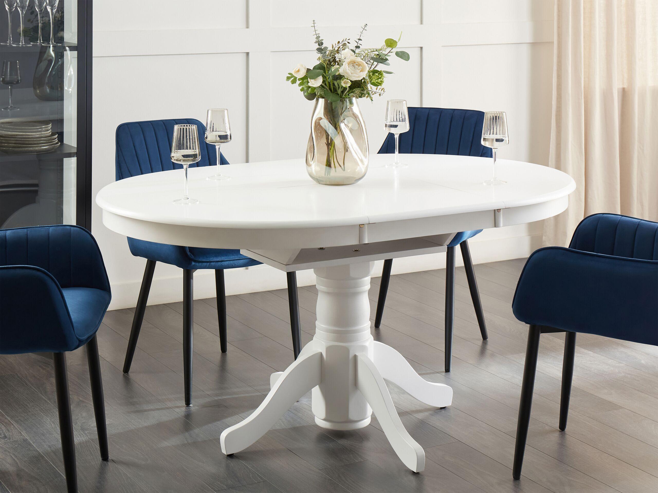 Beliani Table de repas en MDF Scandinave AKRON  