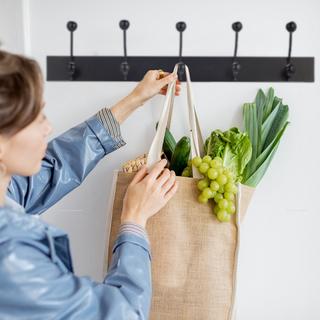 B2X Appendiabiti nero con 5 ganci  