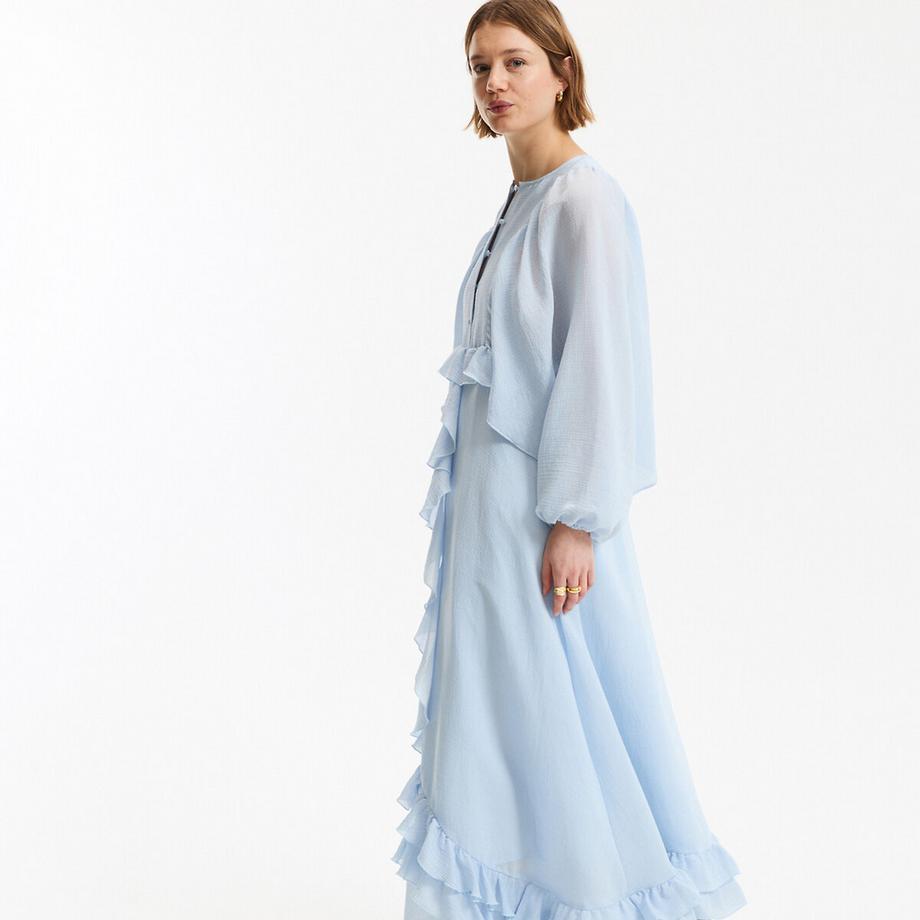 Langes Kleid mit Volants und Puffärmeln