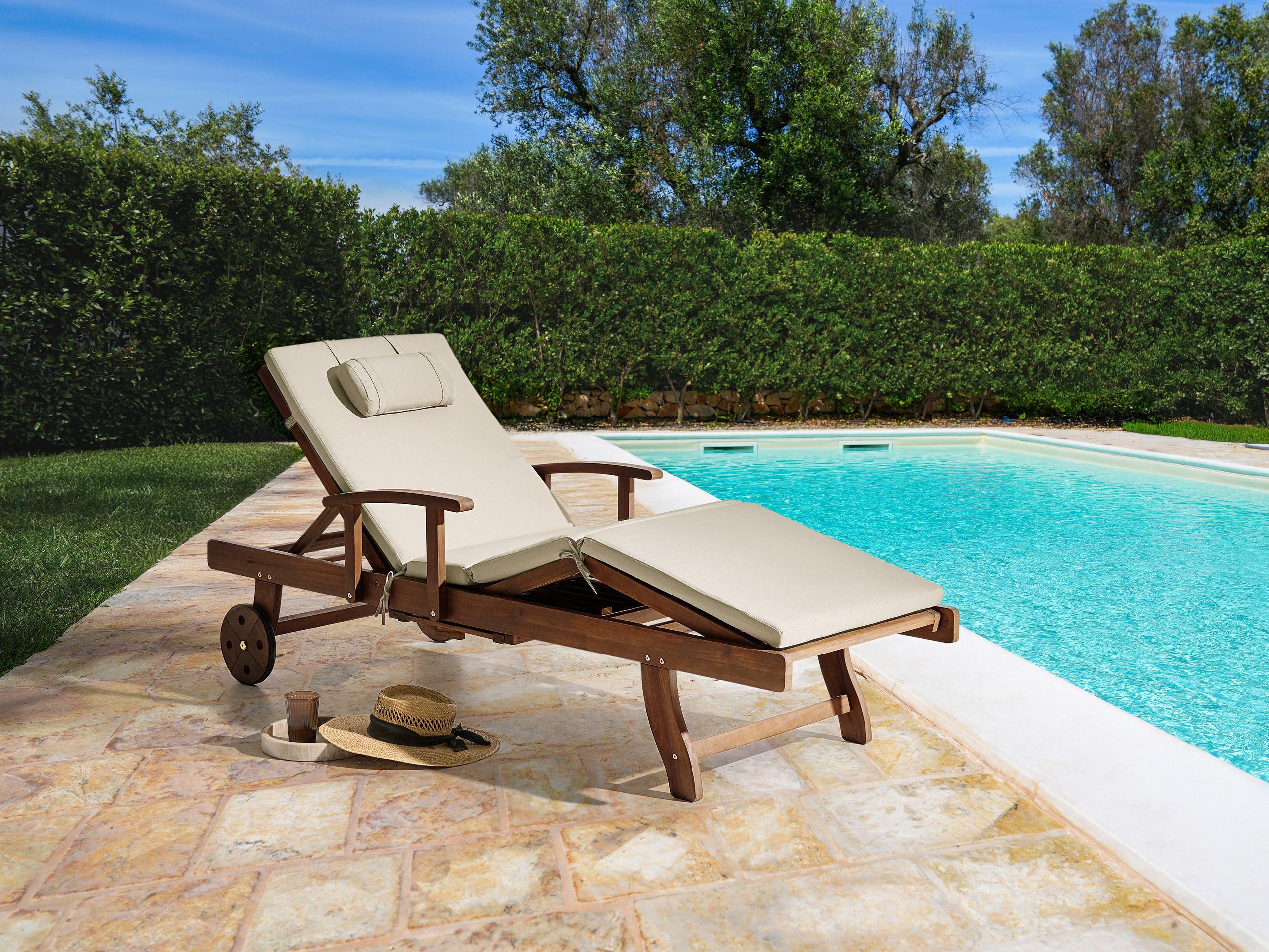 Beliani Sonnenliege mit Kissen aus Akazienholz Klassisch AMANTEA PREMIUM  