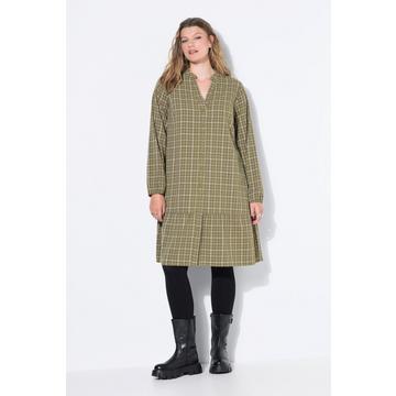 Robe courte et évasée, motif à carreaux, patte de boutonnage et volant à l'ourlet