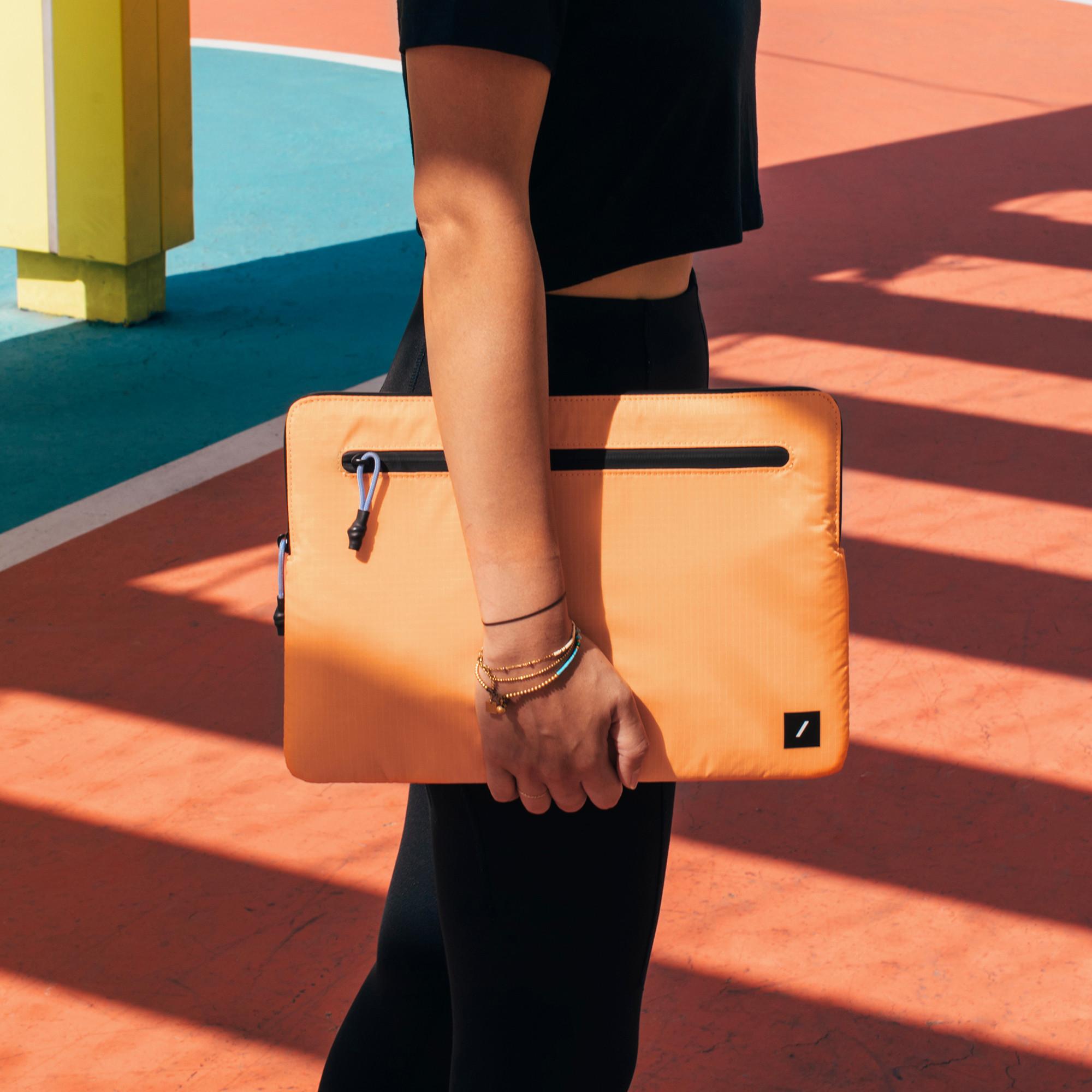 NATIVE UNION Custodia protettiva Ultralight Sleeve per MacBook Pro 14''  