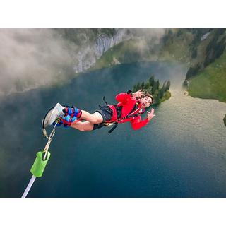 Smartbox  Adrenalinica esperienza di bungee jumping sul monte Stockhorn - Cofanetto regalo 