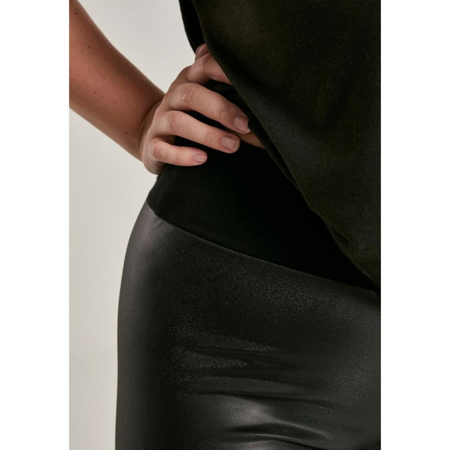 URBAN CLASSICS Leggings in Ecopelle  