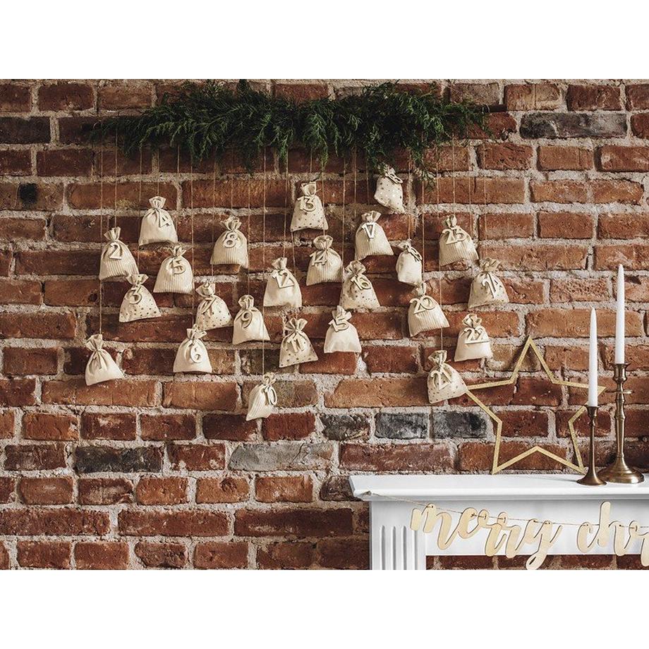 PartyDeco  Adventskalender aus Weihnachtssäckchen 