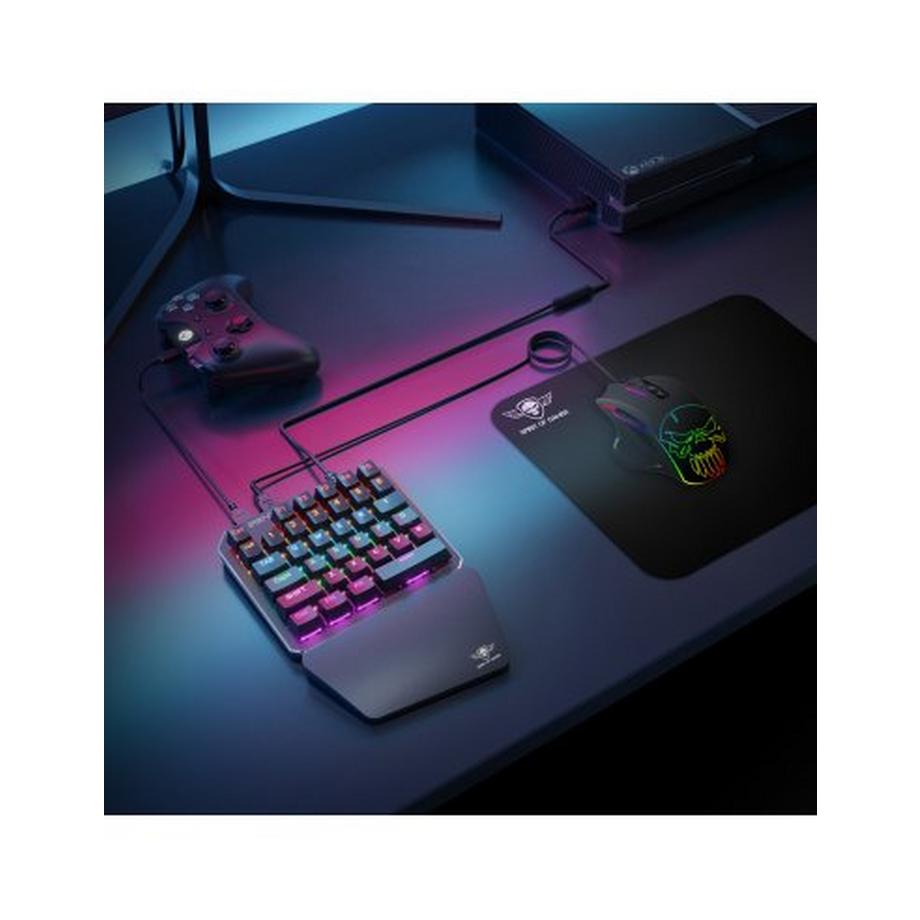 Spirit Of Gamer  Xpert Gameboard G700 Tastatur Maus enthalten USB QWERTY Englisch Schwarz 
