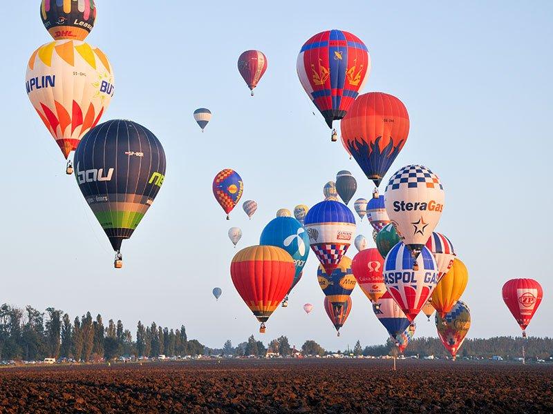 Smartbox  Volo privato in mongolfiera di 1h 30min nel Cantone di San Gallo per 5 persone - Cofanetto regalo 