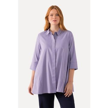 Blusa dal taglio svasato con pieghe godet, colletto da camicia e maniche a 3/4