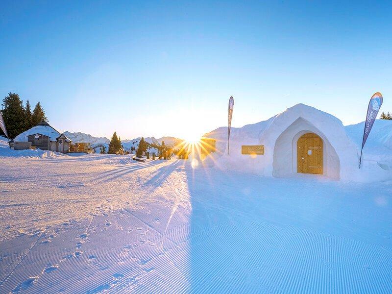 Smartbox  Suggestiva fuga in villaggio igloo: 1 notte con relax per 2 - Cofanetto regalo 