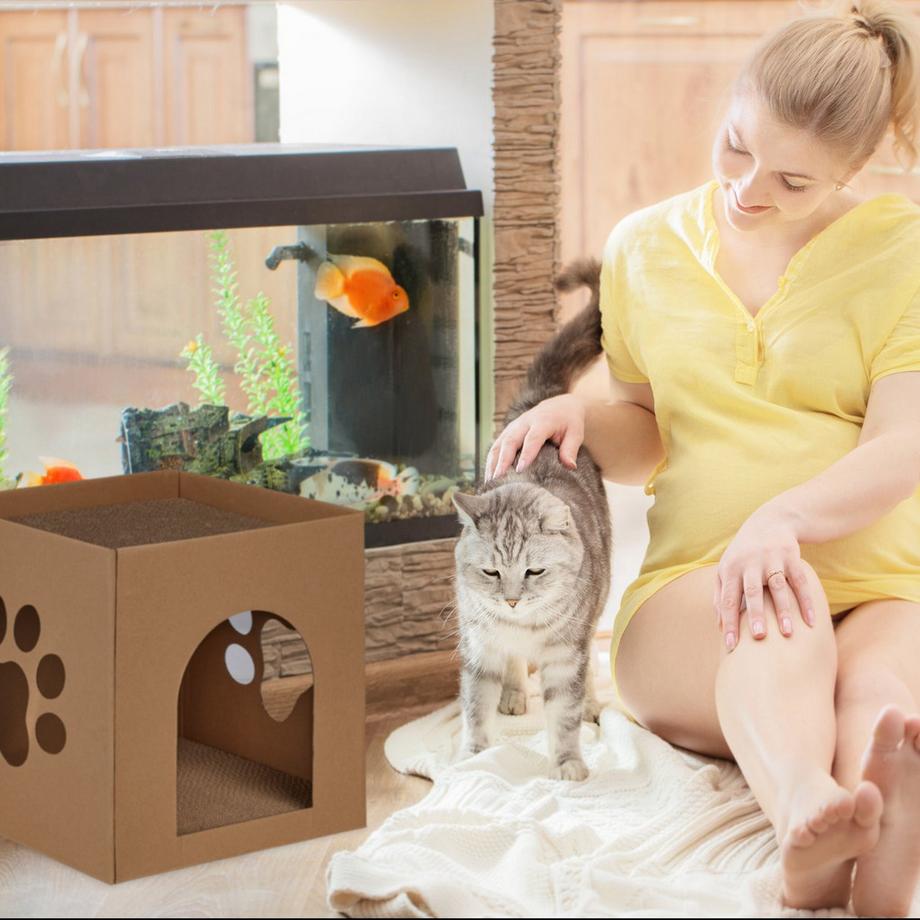 B2X  Maison pour chat en carton avec griffoir 