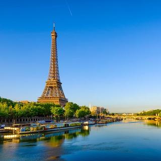 Geschenkidee  2 romantische Nächte in Paris im Doppelzimmer Monument mit Dusche (für 2 Personen) 