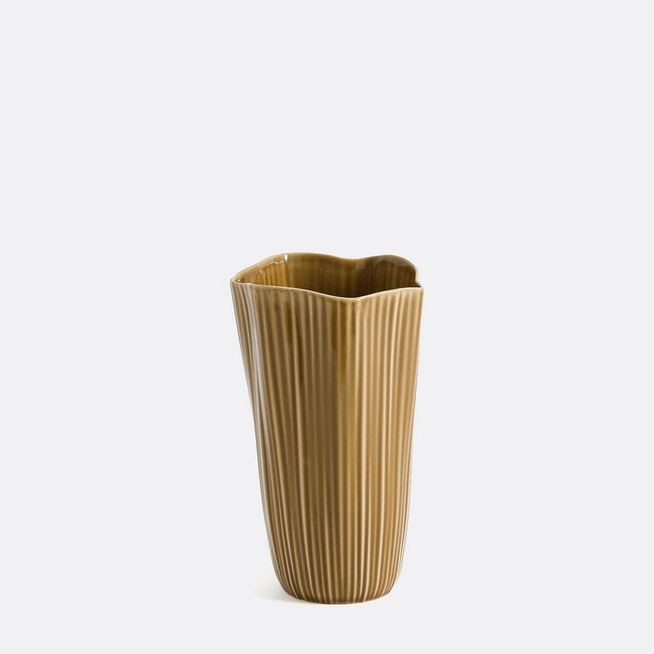 Vase strié en céramique