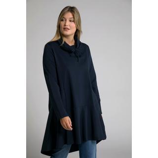 Ulla Popken  Sweat-shirt long. Silhouette en A, coupe plus longue dans le dos. Col montant et manches longues. 