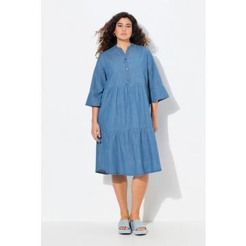 Abito dal taglio svasato con volant, scollo a tunica e maniche a 3/4