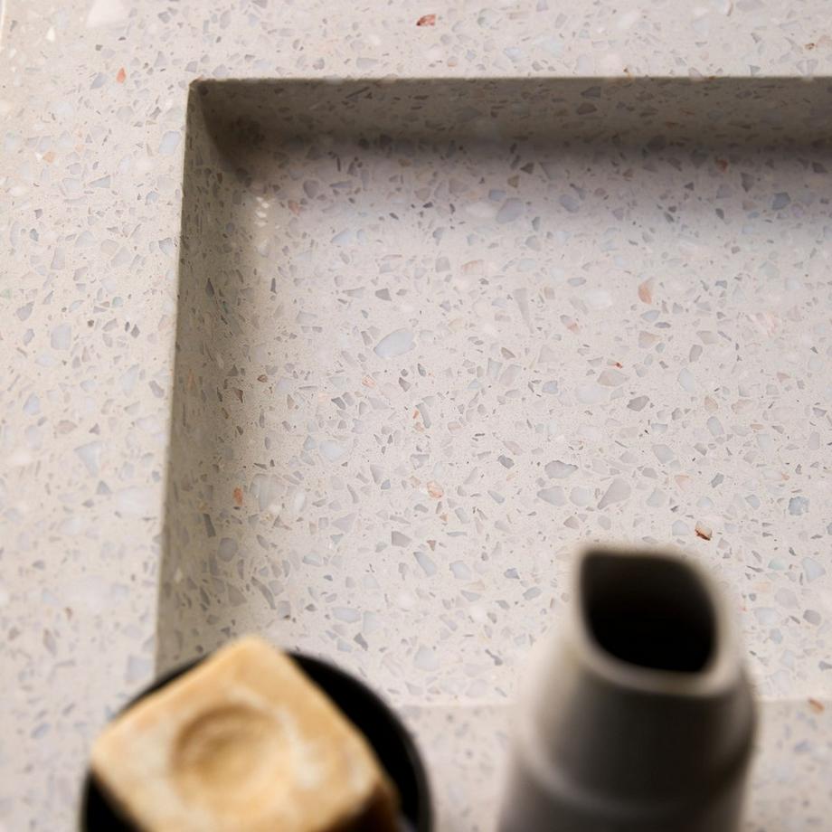 Tikamoon Meuble salle de bain en noyer massif et terrazzo premium Moon 80 cm Edgar  