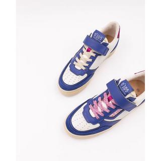 0'105  Sneakers   Hazel E 