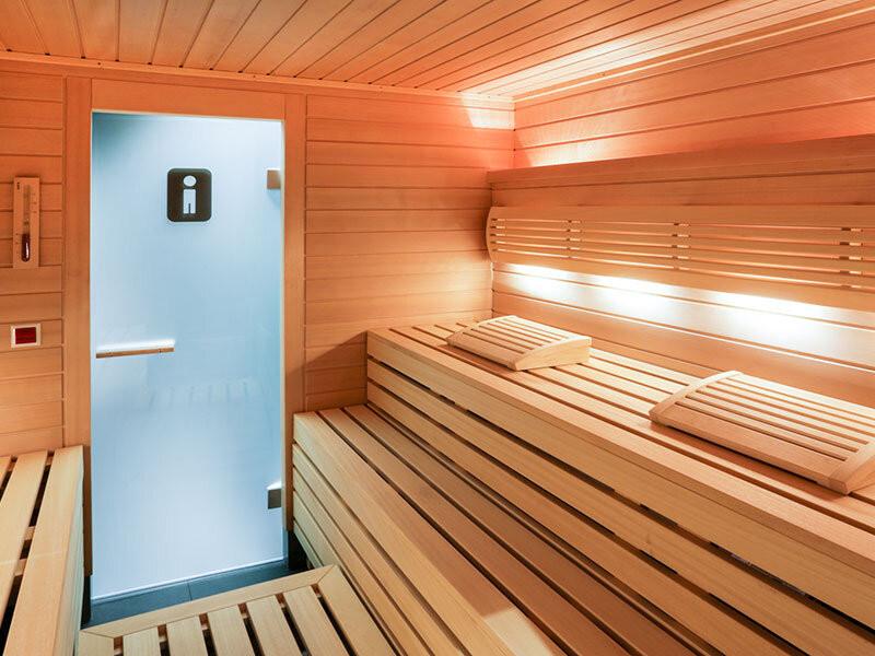 Smartbox  Vacances romantiques en couple avec sauna à Bâle - Coffret Cadeau 