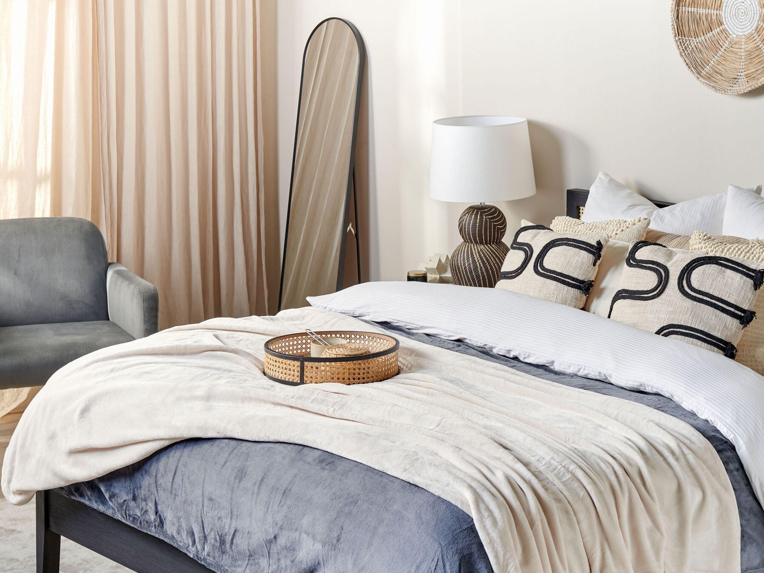 Beliani BAYBURT Coperta Morbida Moderna in Poliestere  