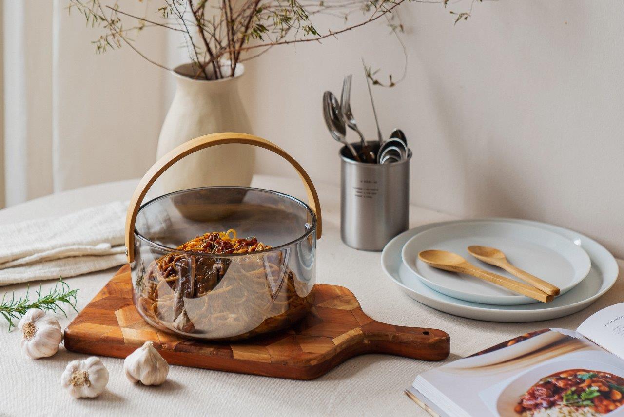 Nuts Innovations Servierschüssel mit Griff smoke  