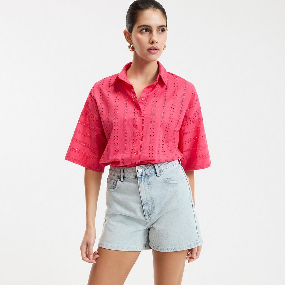 Weites Hemd aus englischer Stickerei