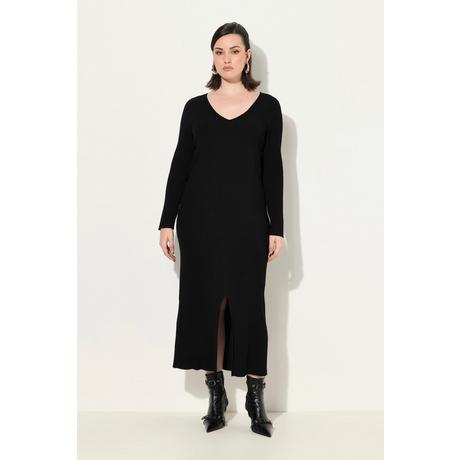 Ulla Popken  Robe maxi en maille côtelée, décolleté en V et manches longues. Coupe Slim Fit. 