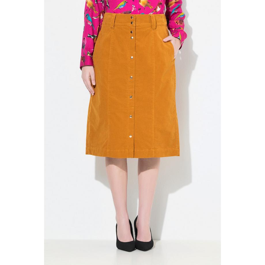 Ulla Popken Jupe en velours côtelé coupe évasée avec patte de boutonnage  