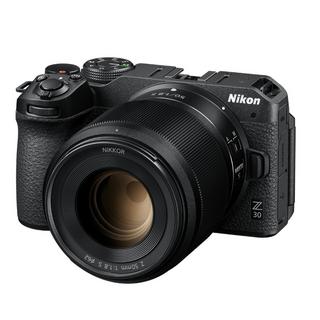 Nikon  Kit Z30 18-140 