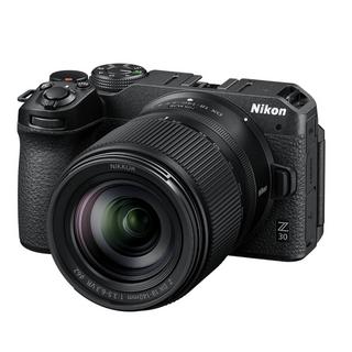 Nikon  Kit Z30 18-140 