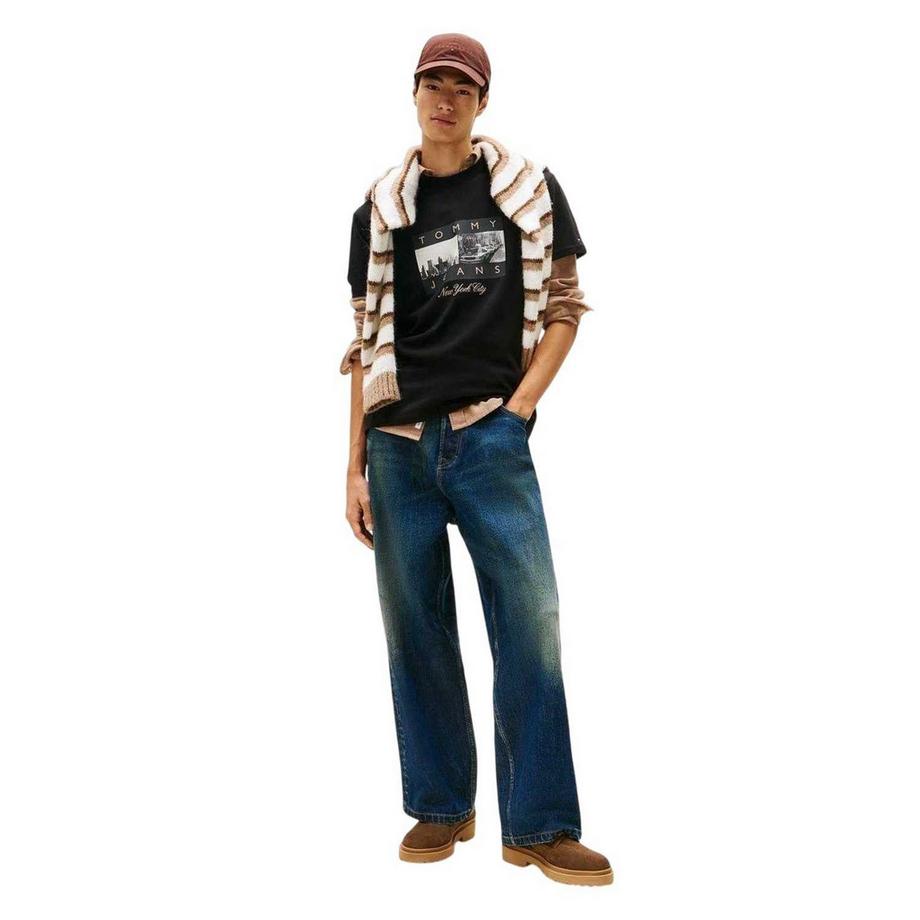 TOMMY JEANS Graphic Print T-Shirt Regular Fit  
