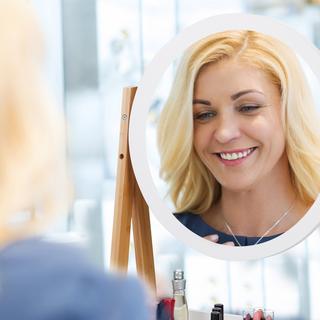 B2X Miroir en bambou avec rangement  