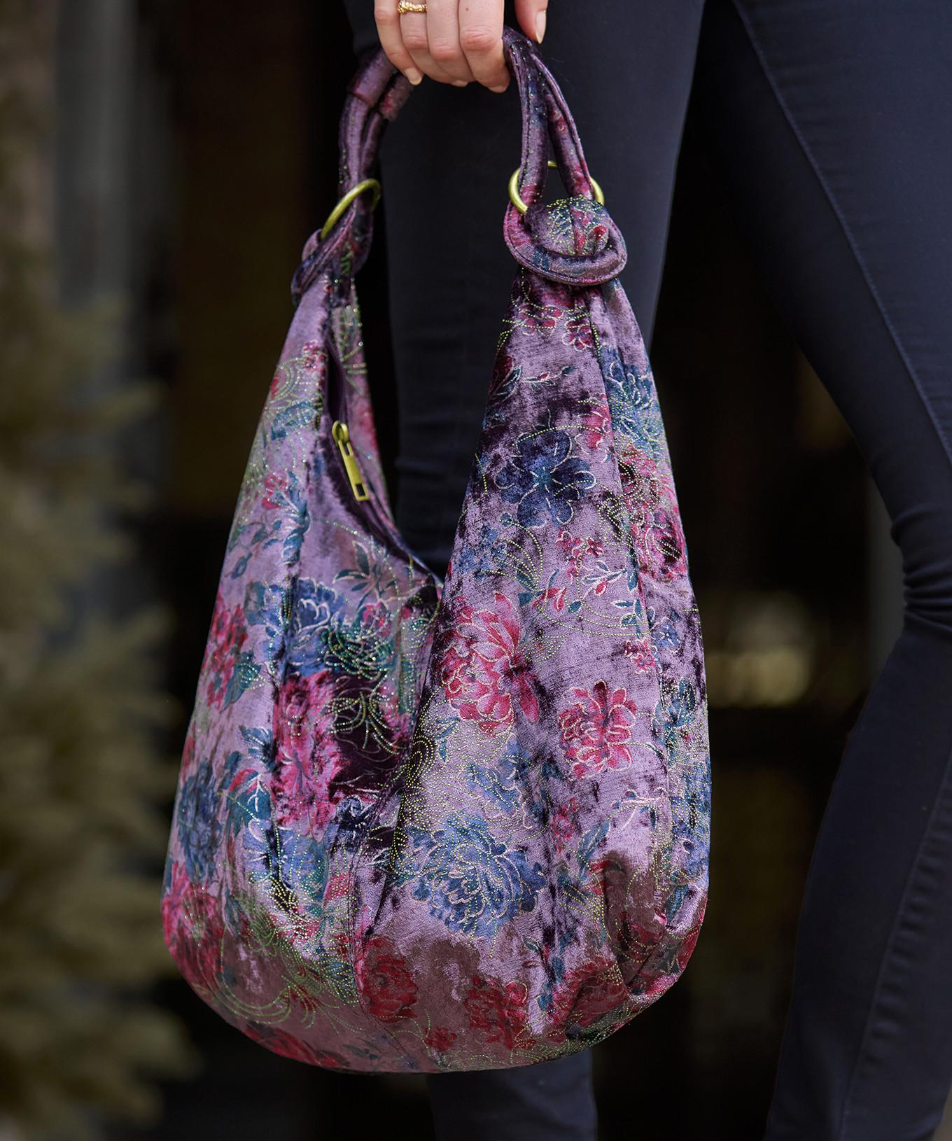 Joe Browns Borsa Boho in velluto motivo floreale  