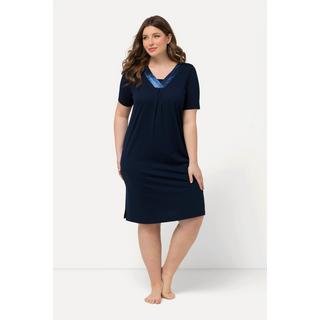 Ulla Popken  Chemise de nuit avec décolleté en V et manches courtes, détails en satin 