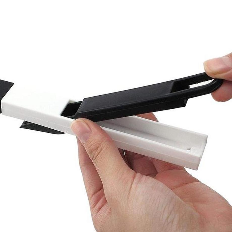 eStore  Reinigungsbürste für Tastatur und Fensterrahmen 