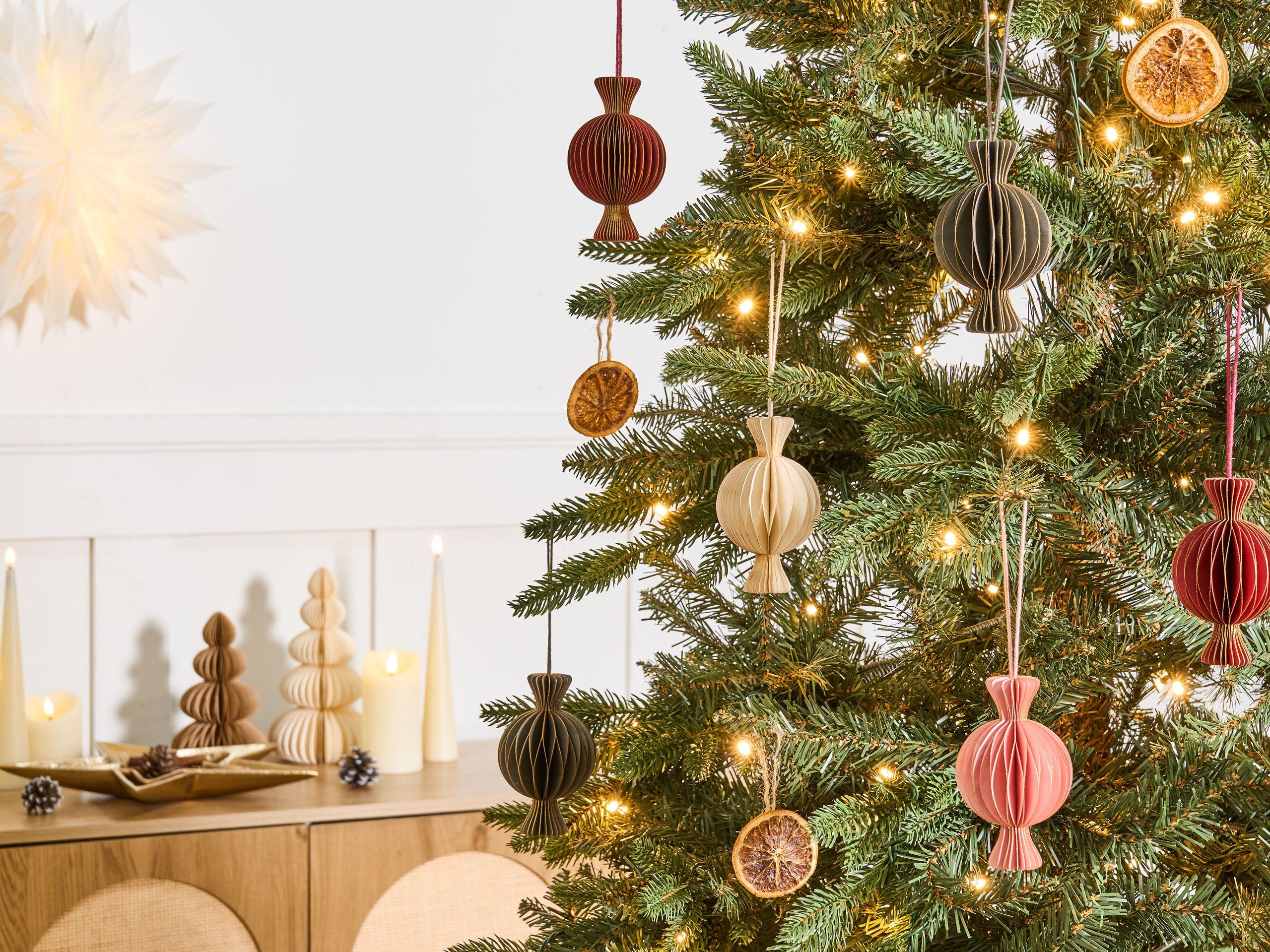 Beliani Weihnachtsbaumschmuck 16er Set aus Papier Klassisch RAUMA  