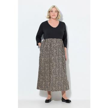 Abito di jersey dal taglio svasato con scollo a V e maniche a 3/4