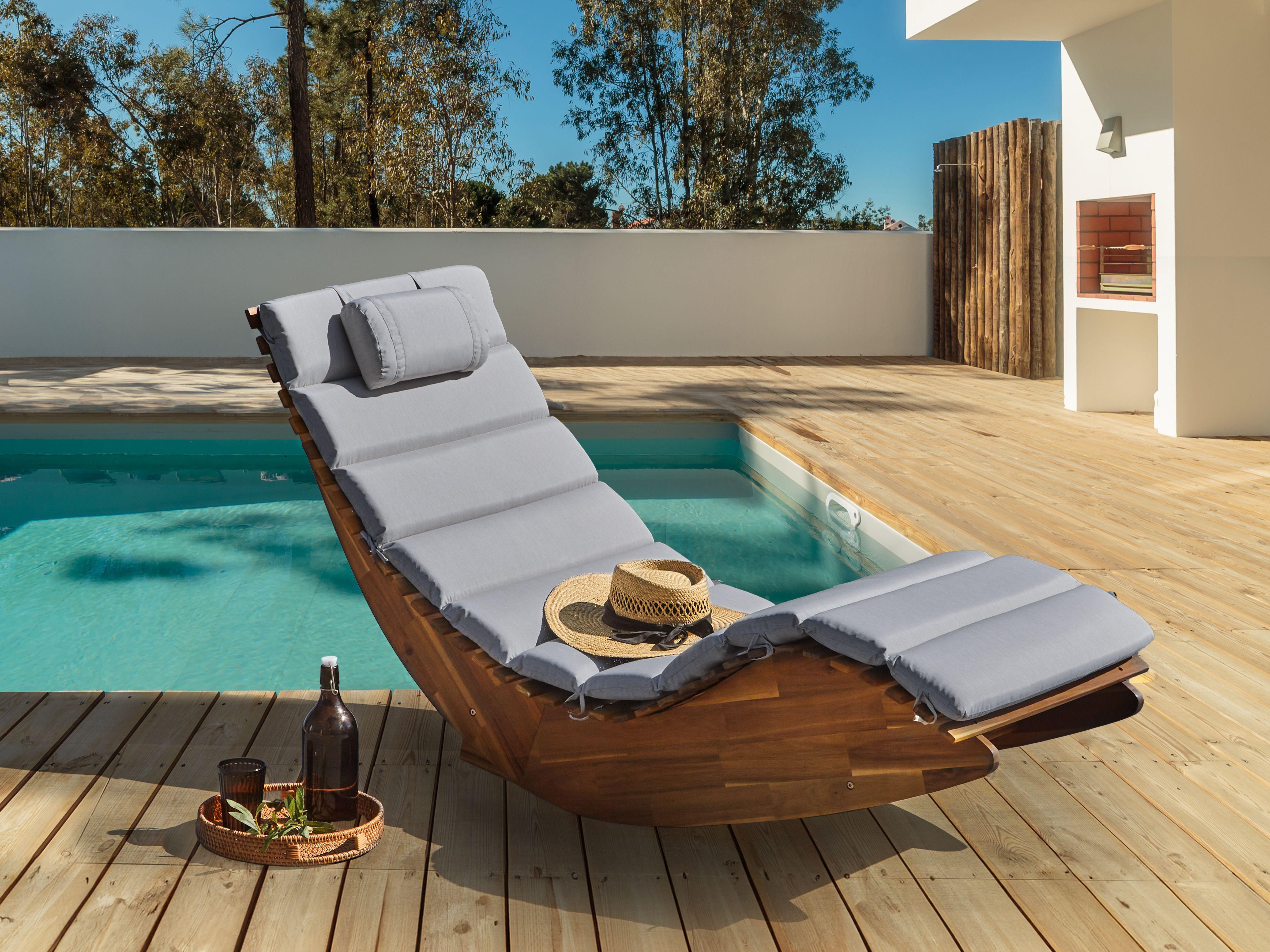 Beliani Transat avec coussin en Acacia Traditionnel BRESCIA PREMIUM  